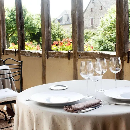 Le Senechal 4* Sauveterre-de-Rouergue