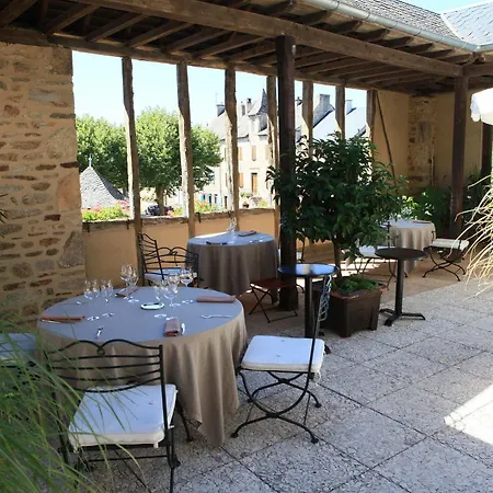 Hotel Le Senechal 4*