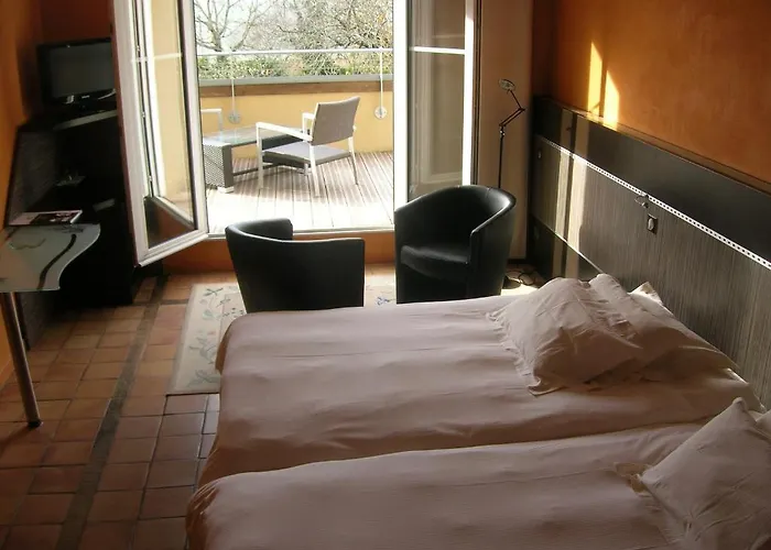 ホテル Le Senechal Sauveterre-de-Rouergue