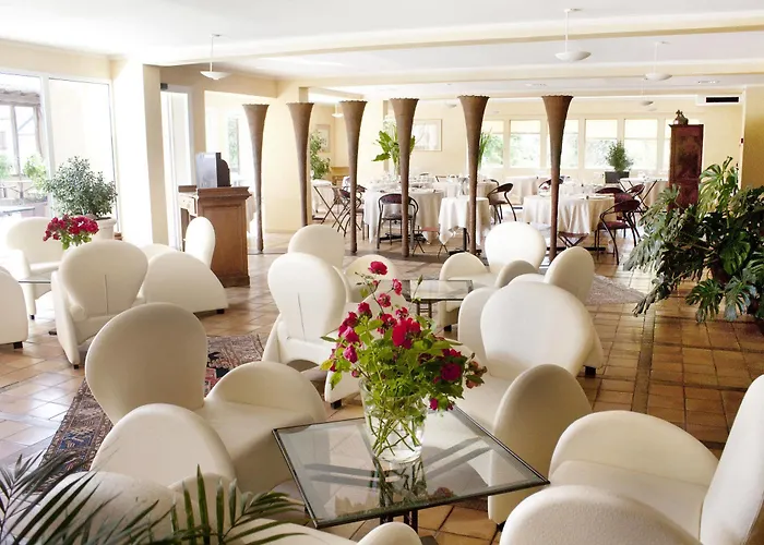 Le Senechal ホテル 4*