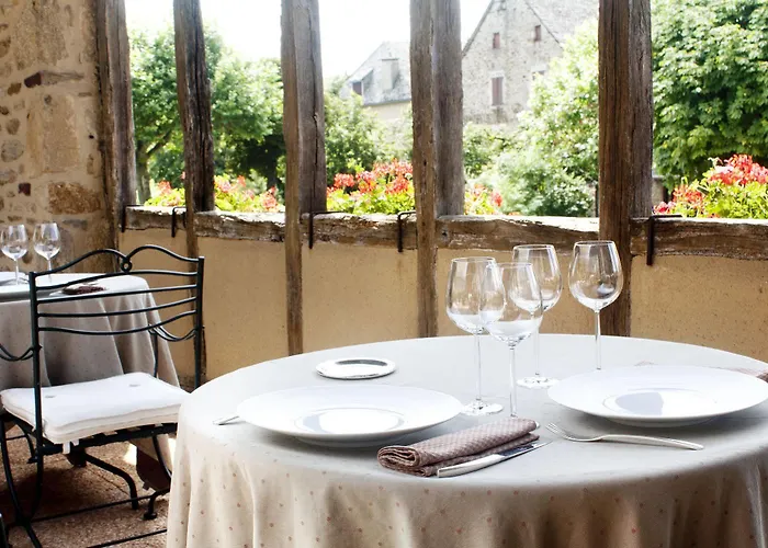 Le Senechal 4* Sauveterre-de-Rouergue