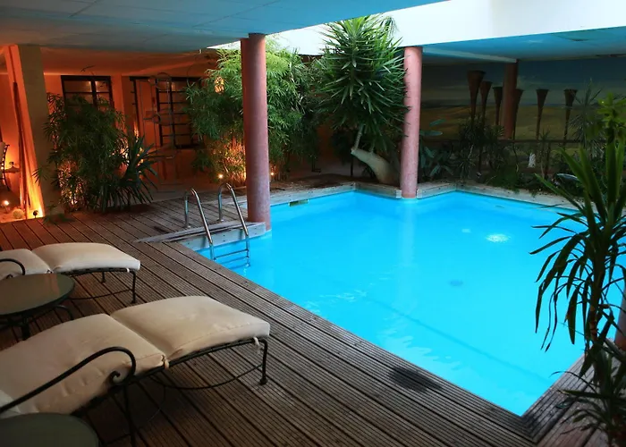 ホテル Le Senechal Sauveterre-de-Rouergue